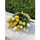 20 szál tulipán díszpapírban, anyák napi matricával - sárga, fehér