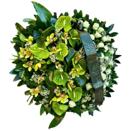 Zöld orchideás és flamingóvirágos álló koszorú – 80 cm