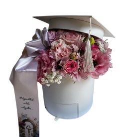   Ballagási kalapos box vegyes virágokkal, ballagási szalaggal - rózsaszín