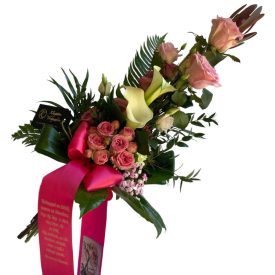 Keskeny ballagási csokor kálával, ballagási szalaggal