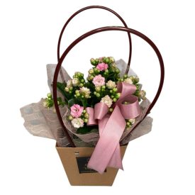 Korallvirág tasakban, díszítve - rózsaszín