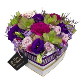 Lila-fehér szív alakú anyák napi box