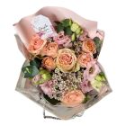 Pasztell csokor táskában anyák napi kártyával