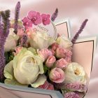 Pasztell csokor vegyes rózsákból, anyák napi betűzővel