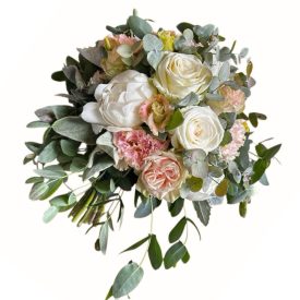   Pasztell menyasszonyi csokor vegyes virágokkal, eukaliptusszal