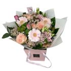 Pasztell táska csokor anyák napi kártyával - rózsaszín, barack