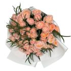 Romantikus rózsa csokor, 10 szál barack színű csoportos rózsából