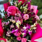 Romantikus vegyes pink csokor