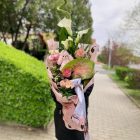 Rózsaszín ballagási csokor flamingóval és kutyussal