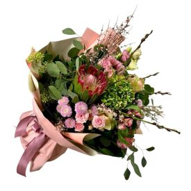 Rózsaszín pasztell csokor proteával