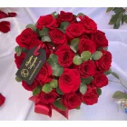 Vörös rózsa box eukaliptusszal 20 szál