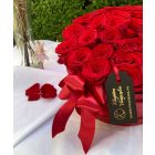 Vörös rózsa box 30 szál vörös rózsából
