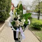 Zöld - fehér ballagási csokor kálával és macival