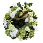 Zöld - fehér élő virágos görögkoszorú – 30 cm